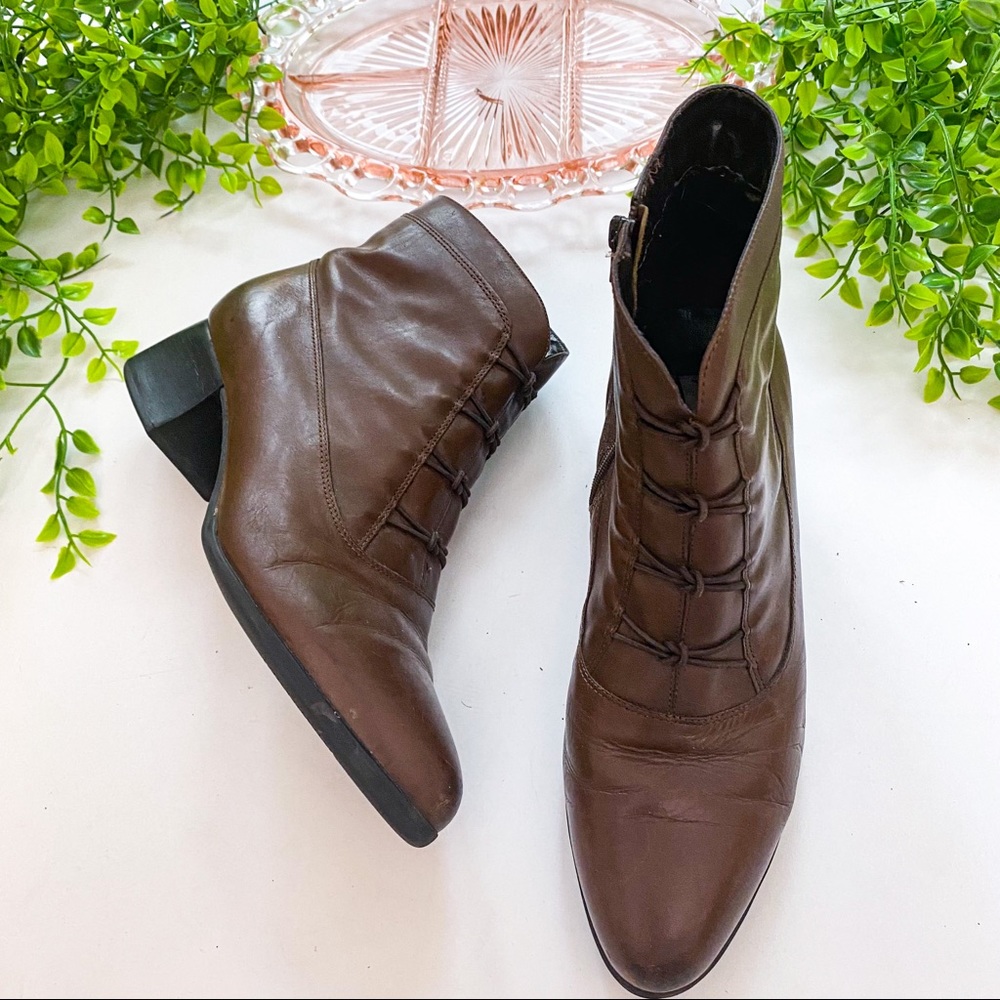 Vintage Accents BA Elle Brown Leather Round toe Knotted zip up ankle boots 10
